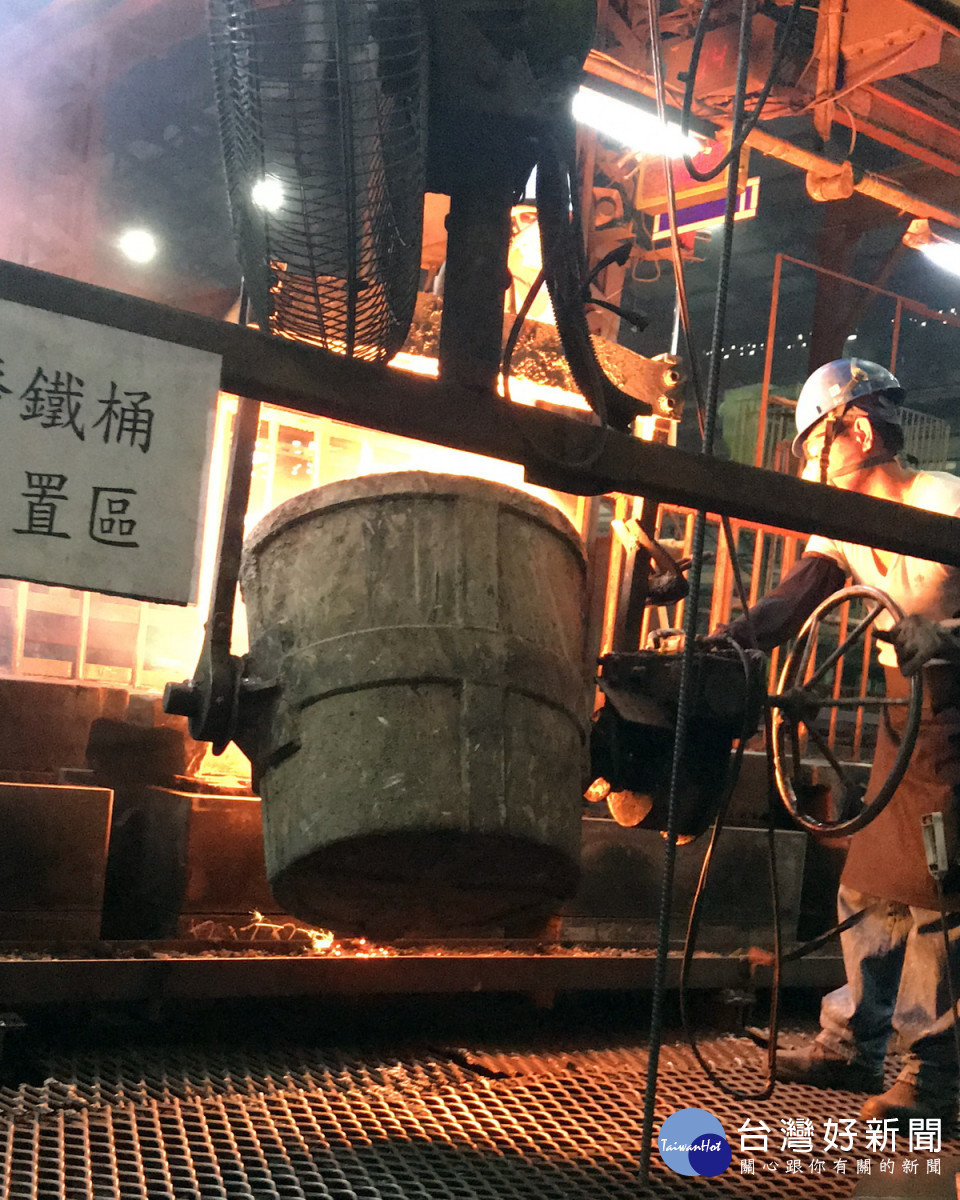 六和機械股份有限公司員工現場工作圖。（桃市府勞檢處提供）