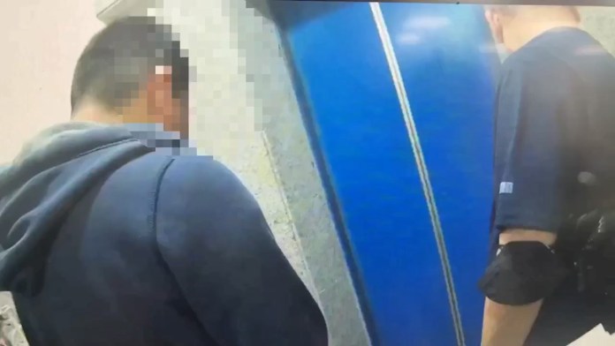 不滿「前女友與前夫」共處一室 醋男砍人逃逸2日落網 56 719117501.912247.mp4 20231016 171735.581 | 社會 社會 記者爆料網
