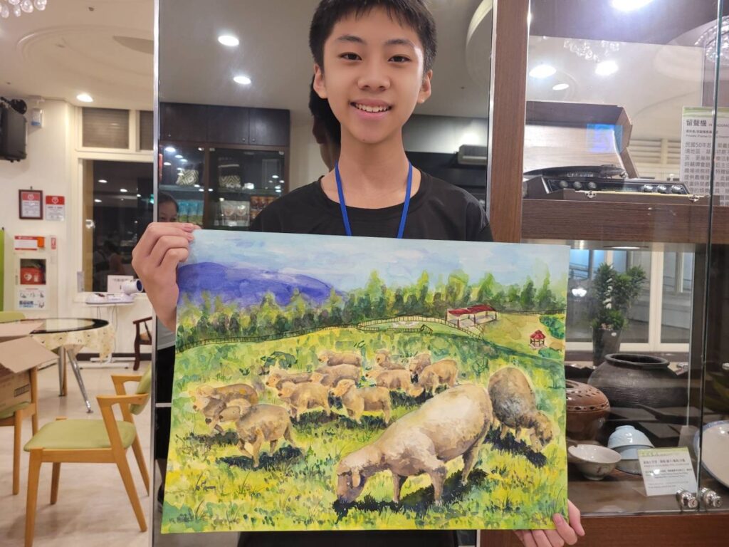陳同學很開心地向我們展示他的創作