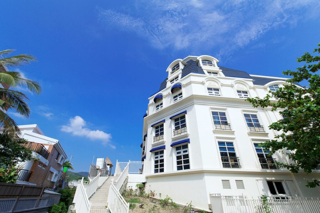 福容大飯店_聯合住宿券2.3折起,入住位於墾丁大街上的福容徠旅墾丁每人只要640元起
