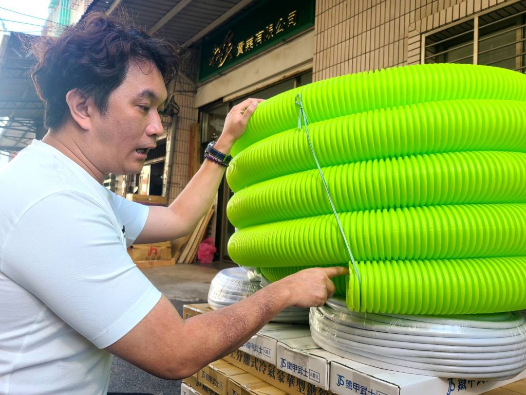 「拓質」生產的全熱交換器(PE管)導入醫療級材質。(記者林金聖攝)