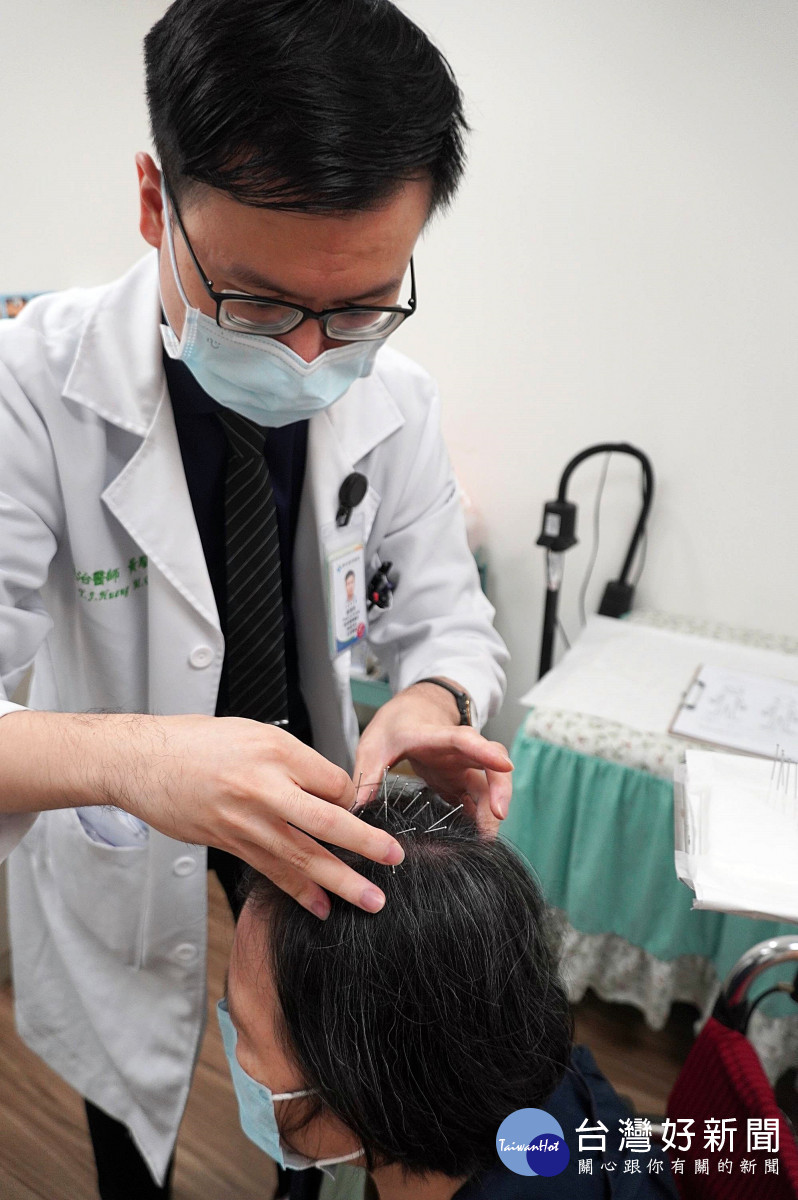<br /><br /> (圖1圖說)神經針刺療法對於諸多慢性疼痛、神經後遺症、焦慮失眠等都有顯著療效。聯新國際醫院/提供