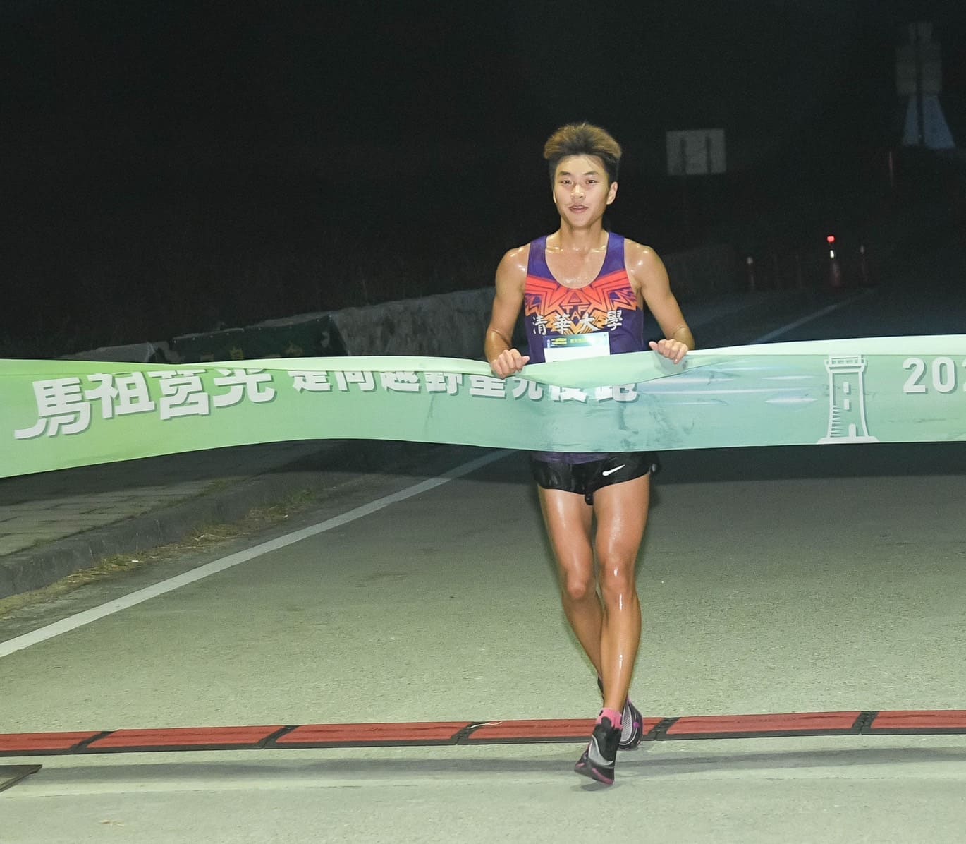 清華大學生命科學系的張貝漢,平時主要參加3000m障礙、5000m、10000m,這是他第二次參加半馬,對於馬祖的硬地及坡度十分印象深刻,圖片來源:大會。