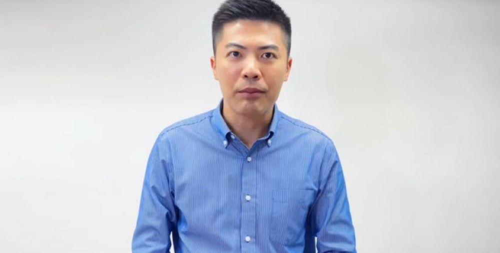 《圖說》新北市政府副發言人張劭斌表示,市府對單純的檢舉案,進行政治操作,無限上綱抹黑成濫用司法,深表遺憾。〈新北市政府提供〉