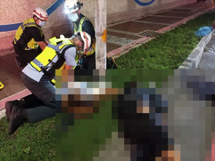 (車禍片)兩死車禍!機車擦撞路緣倒地 騎士及乘客頭部重創均喪命 66 | 社會 社會 記者爆料網