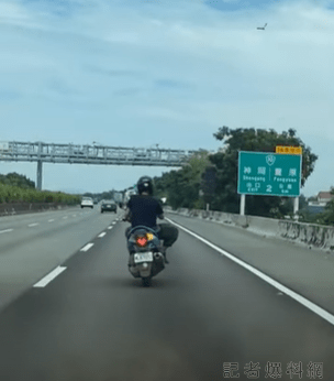 又見機車騎上國道。畫面來源：wowtchout - 地圖型行車影像分享平台授權