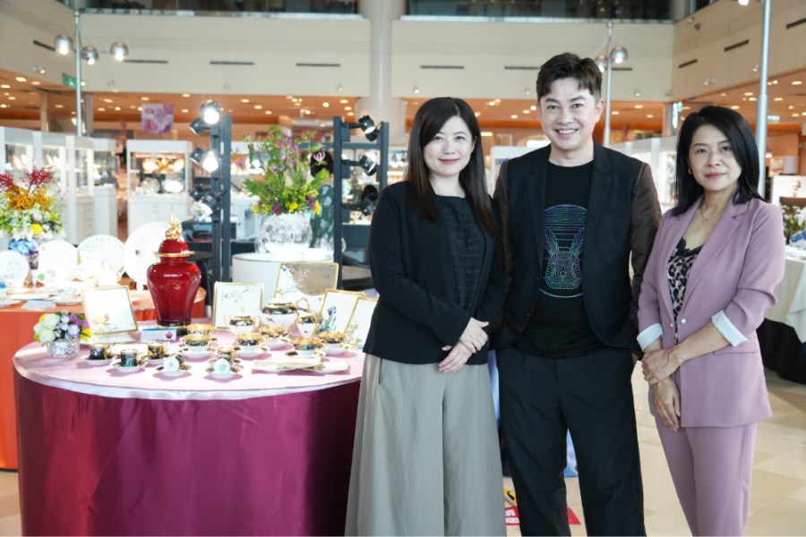 【有影】李明川也瘋狂!旺代瓷器特展亮相520萬花瓶 瓷晶搭百貨周年慶回饋4折起 216 cnews195231018a01