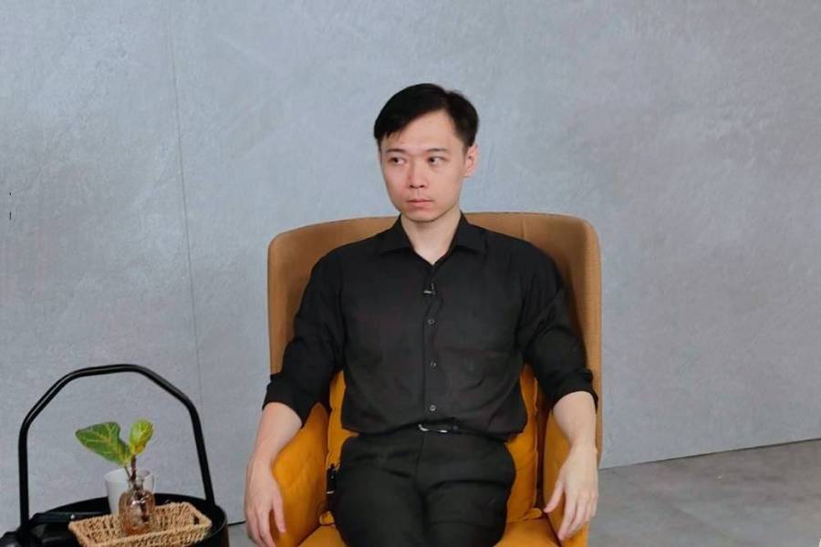 金溥聰喊折衷方案 黃士修:直接簽總統連署書來比 220 金溥聰喊折衷方案 黃士修:直接簽總統連署書來比 219
