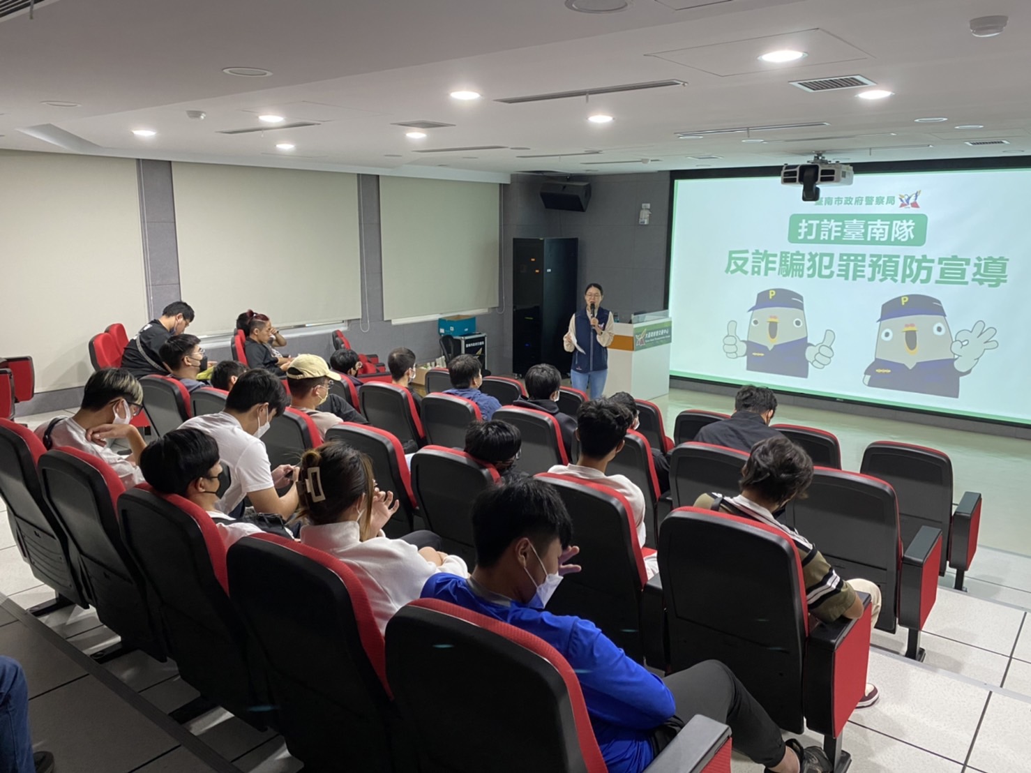 網路購物當心有詐 南警向大學生宣導如何識破