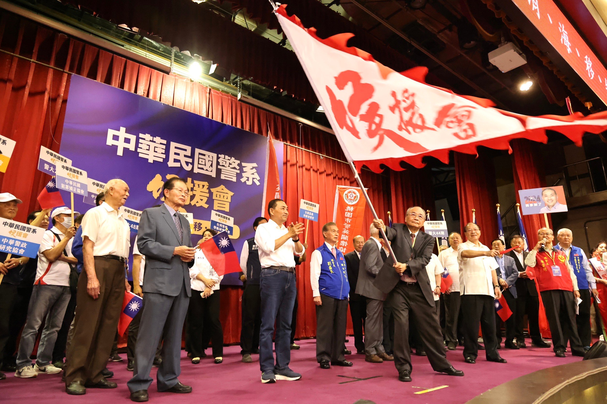 侯友宜出席中華民國警系挺侯後援總會成立大會。林啟弘攝