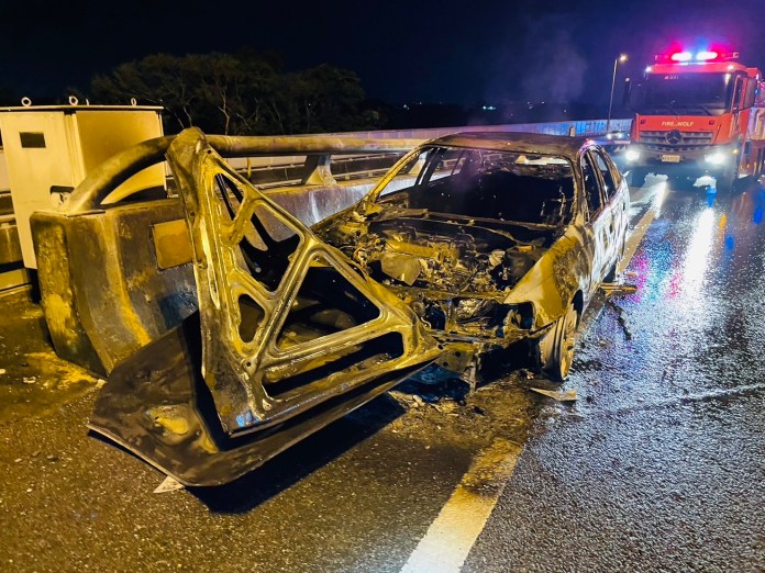 (有片)火燒車!國道3南向475K自小客車行駛中起火 駕駛緊急逃生 52 | 社會 社會 記者爆料網
