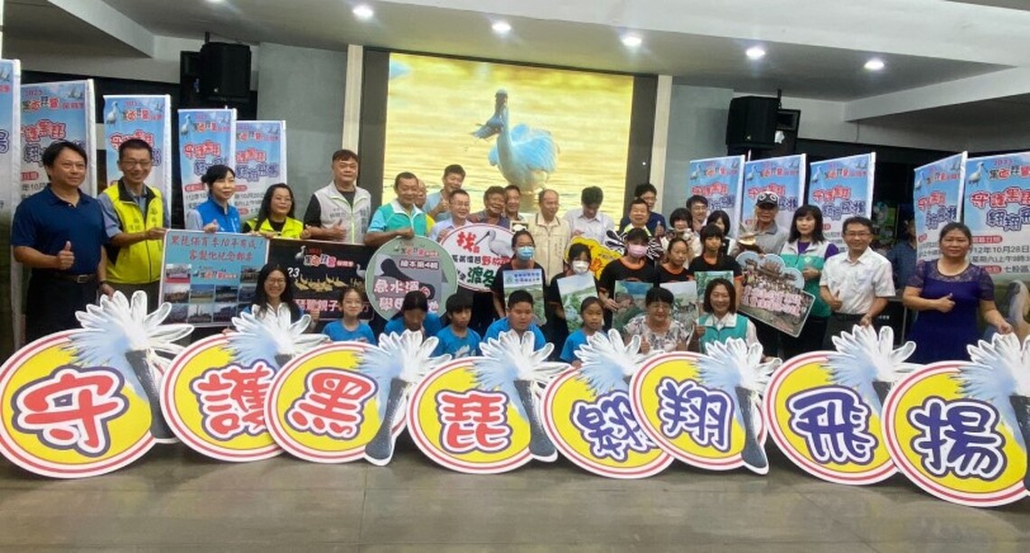 黑面琵鷺450隻抵台南度冬保育季28日登場