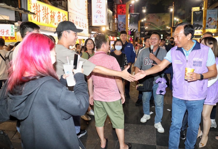 【有影】郭台銘證實與柯文哲見面 先理念交流再擴大至行動 209