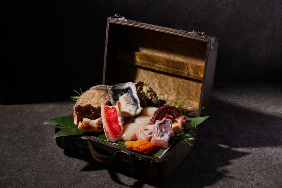 君子蘭新鐵板料理堅持使用新鮮食材,慢工出細活的講究。
