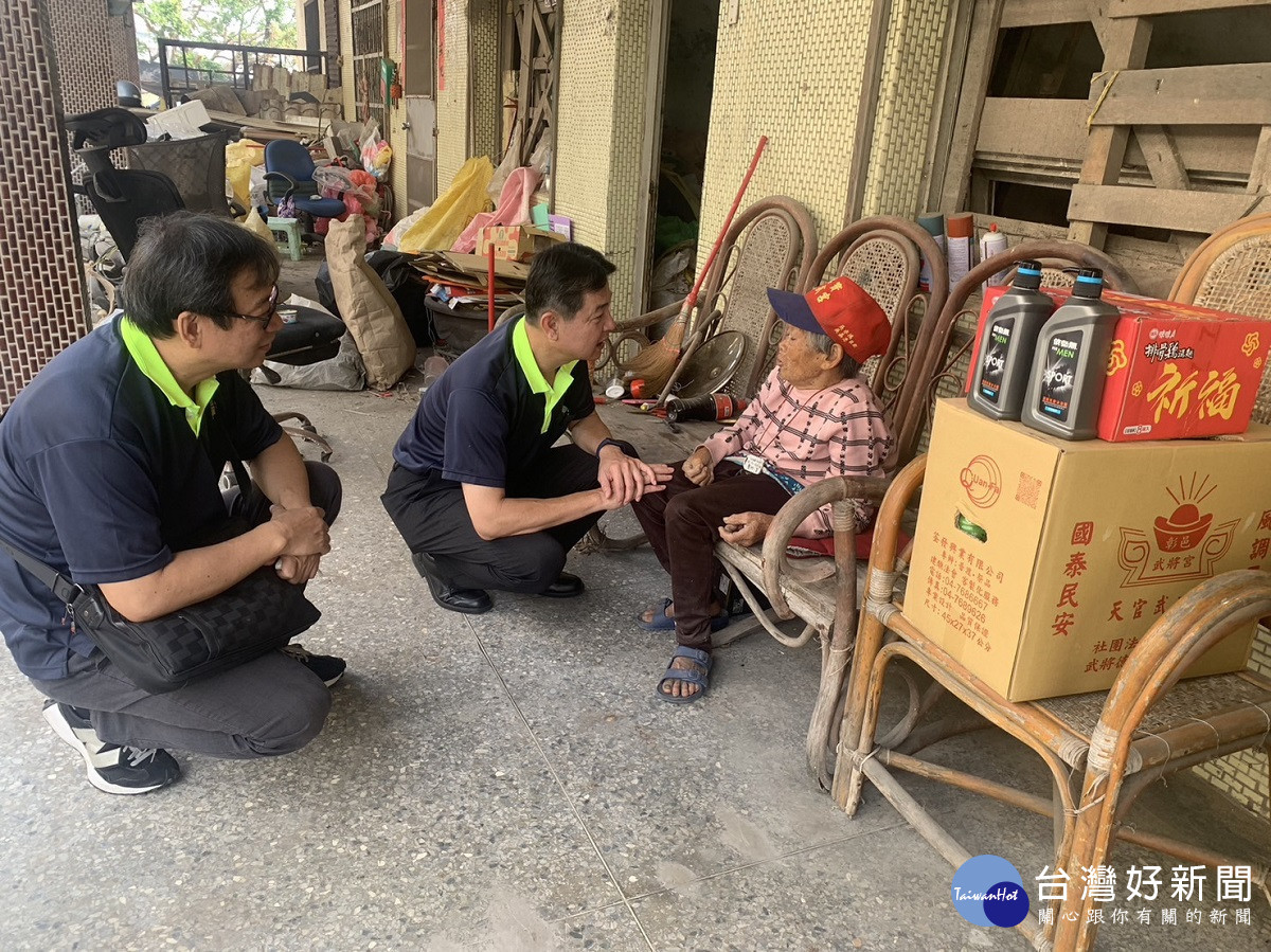 彰縣榮服處重陽節訪視關懷年長榮民 戮力為榮民及遺眷提供最好的服務