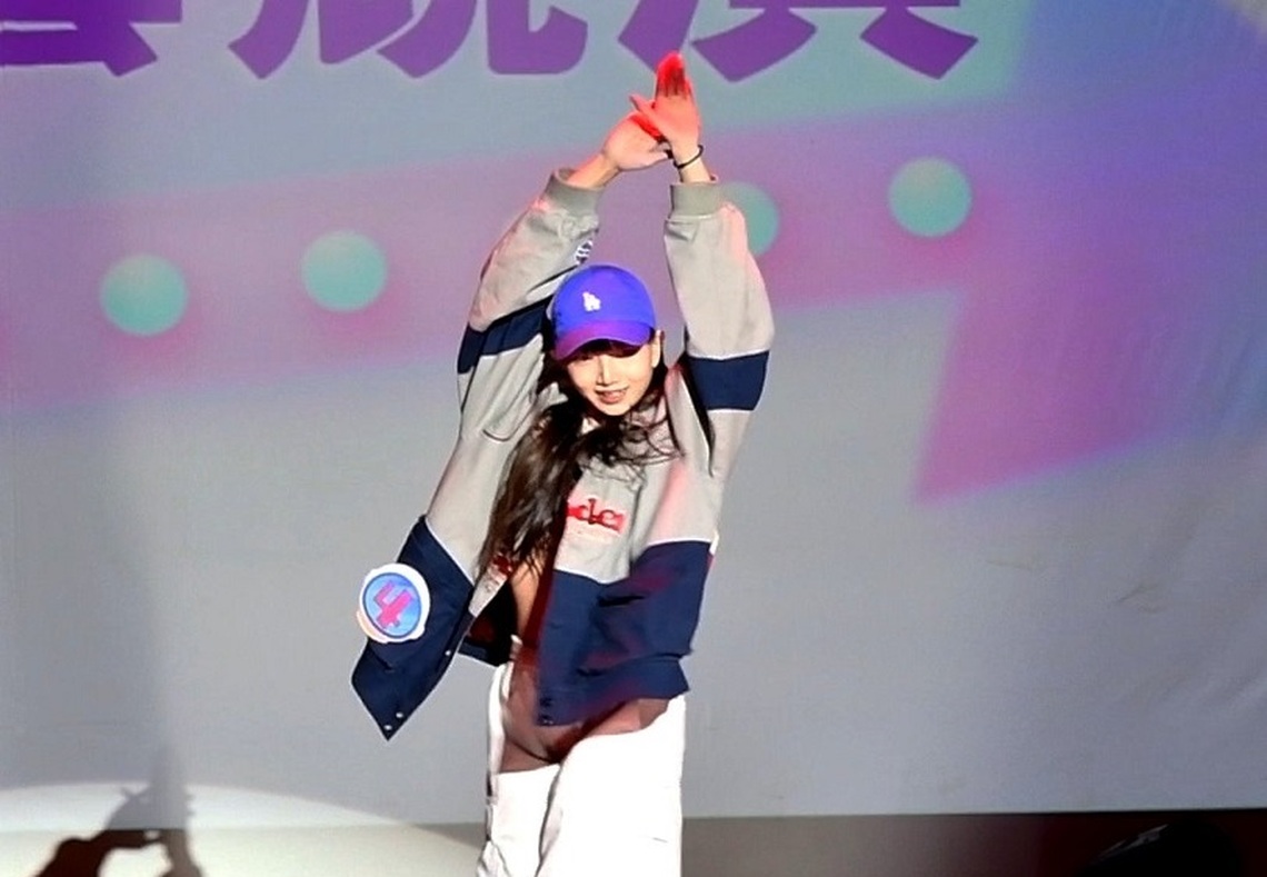 新星閃耀 綻放正修迎新演唱會 偶像歌手開唱熱力十足