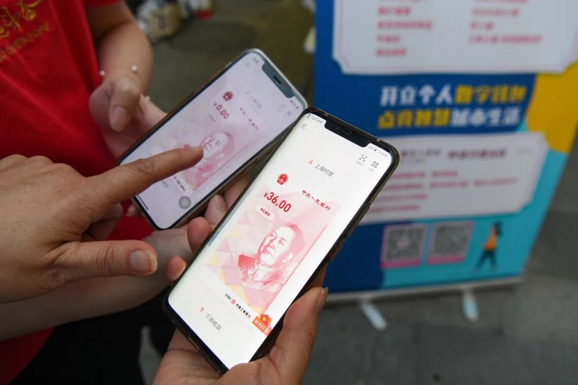 手機碰手機,現金交易,電子鈔票好處多