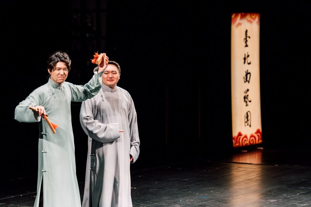 藝起進劇場「說唱曲藝篇」相聲《坐唱數來寶》演出_(左起)演出者段彥希及吳思偉。(圖/歌劇院提供)