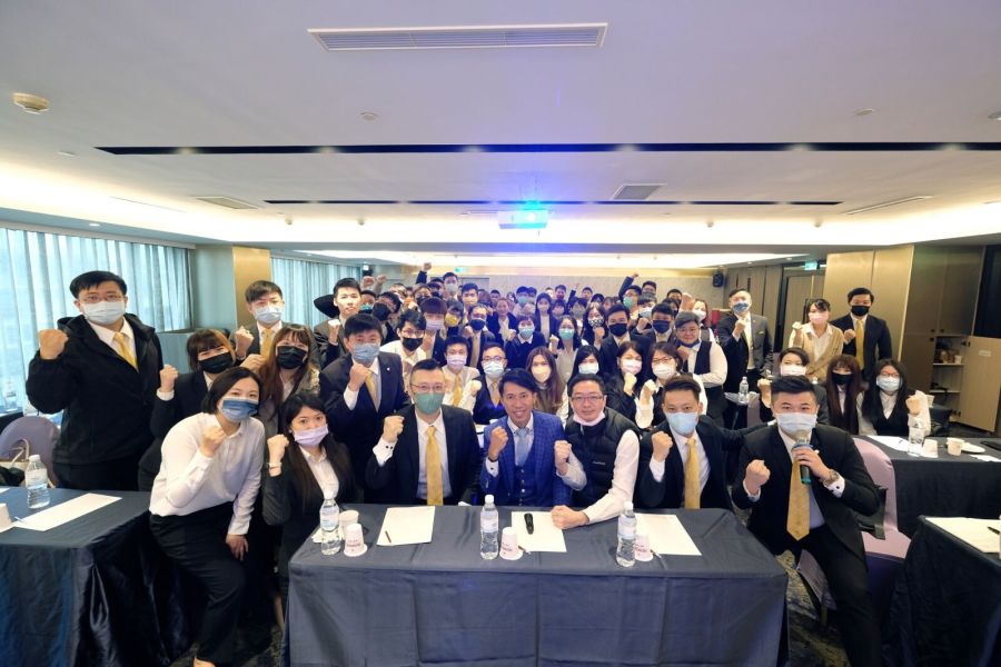 掌握聯賣方程式 前信義房屋Top1曾彥儒加盟永慶不動產收入翻5倍 230 CNEWS195231020a05