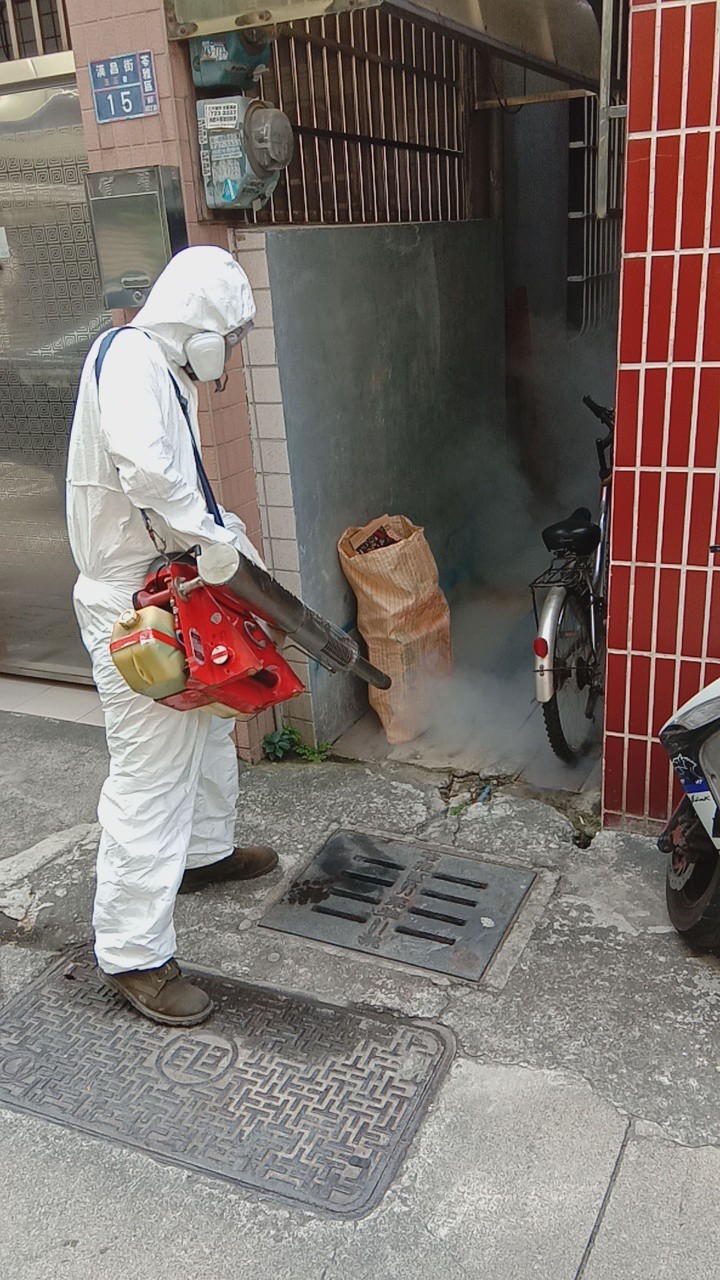 高雄市本土登革熱+30 落實「巡倒清刷」清除孳生源 減少病媒孑孓與傳播風險 流感疫苗接種相比去年同期約略持平 10/22-28將開設25場次流感社區接種站 提醒符合第1階段流感公費對象儘速接種