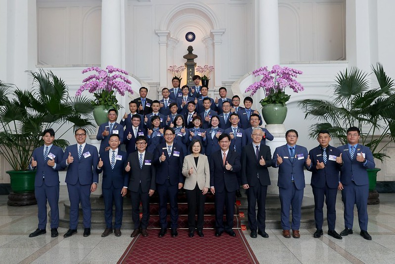 接見國際青商會 總統:政府透過各項政策協助年輕人減壓