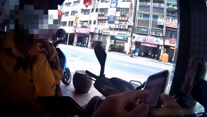 非裔女蘆洲閒晃遭盤查 一驗指紋驚「違法在台漂流34年」 61 719391550.013803.mp4 20231021 114527.512 | 社會 社會 記者爆料網