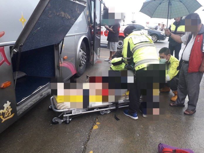 台中醉男與妻出遊醉躺遊覽車行李室 抵達後無生跡送醫不治 53 170015ED 691D 45DA B57E 7CF7481B7C72 | 社會 社會 記者爆料網