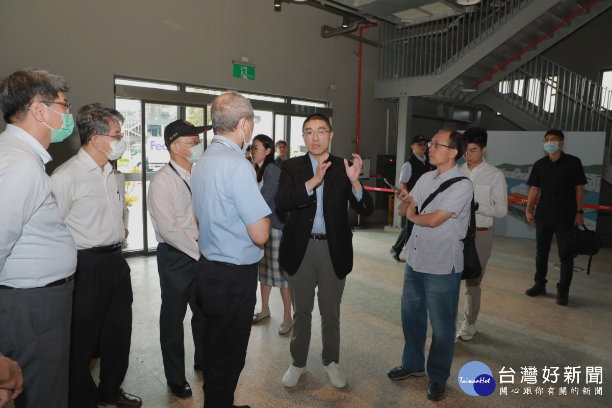 視察西二西三倉庫使用現況　謝國樑盼透過招商促進基隆的繁榮發展