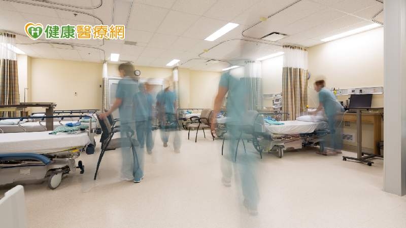 「夜班補助」可讓人力回流?僅2成護理師認同 籲先從2點改善護理環境