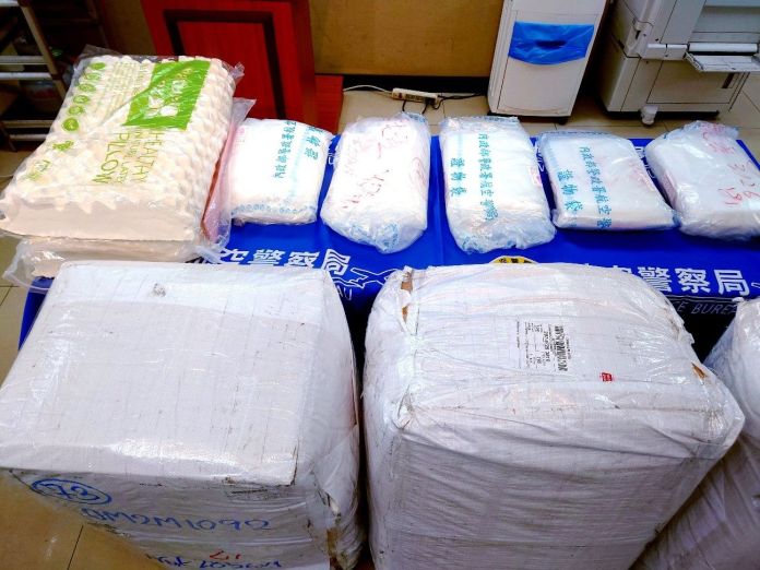 (父子走私毒品片)父子3人運毒! 自泰國進口乳膠枕頭夾藏30公斤愷他命遭逮捕 60 | 社會 社會 記者爆料網