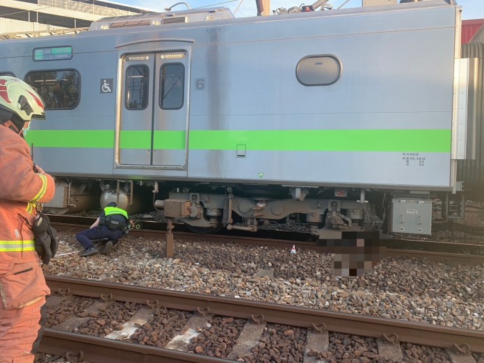 (有片)新北市平交道事故! 男子遭列車撞擊死亡 56 | 社會 社會 記者爆料網
