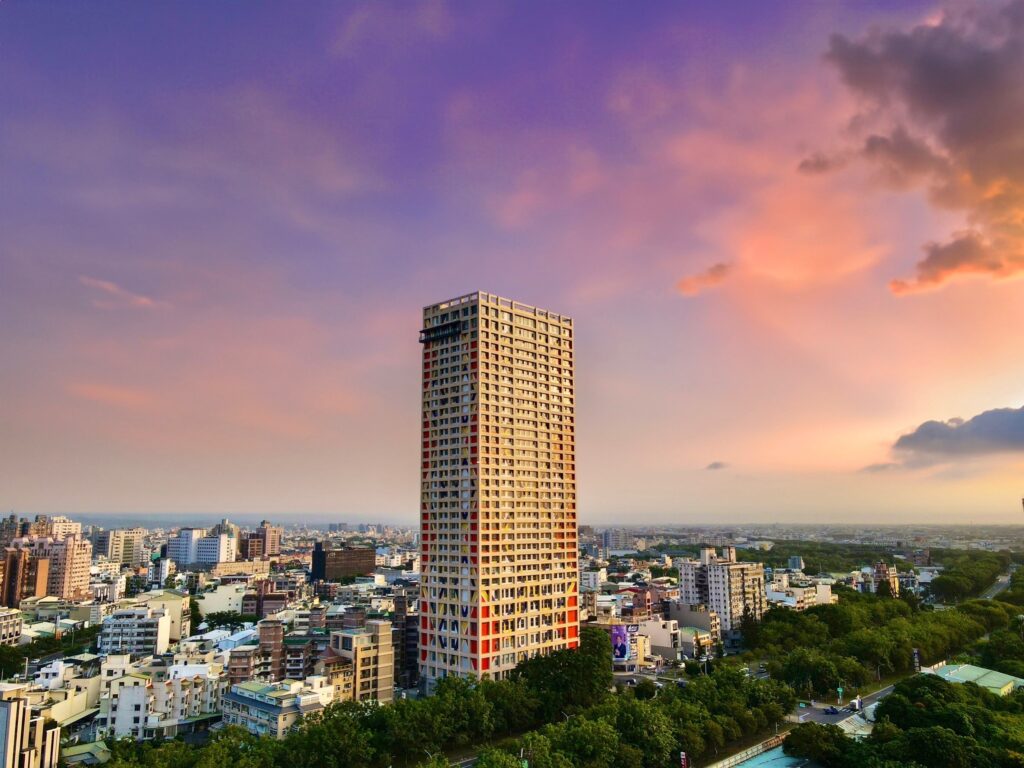 「嘉義福容voco酒店」外觀夕照