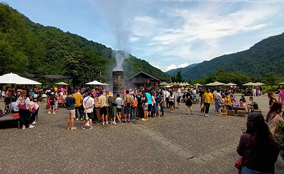 熱門景點停車接駁待改善 議員要縣府正視清水地熱交通問題