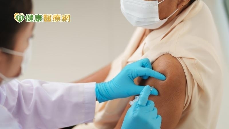 到醫院打公費流感疫苗只能打高端? 疾管署澄清: 醫院至少有2種廠牌