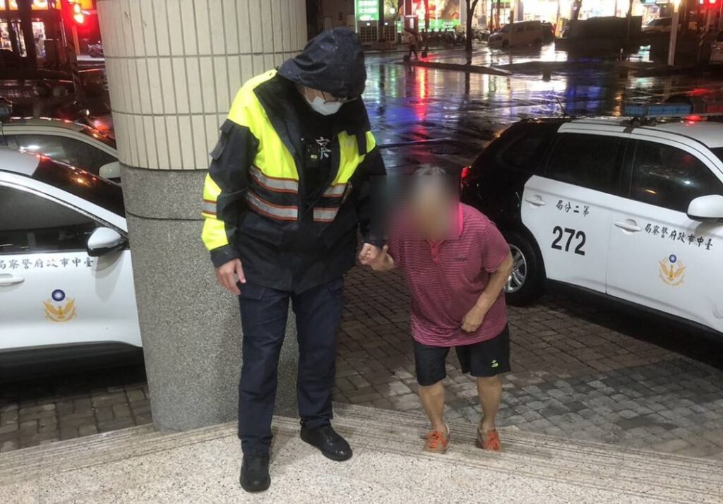 ▲圖說:員警成功尋獲失蹤人口 (圖/台中市政府提供)