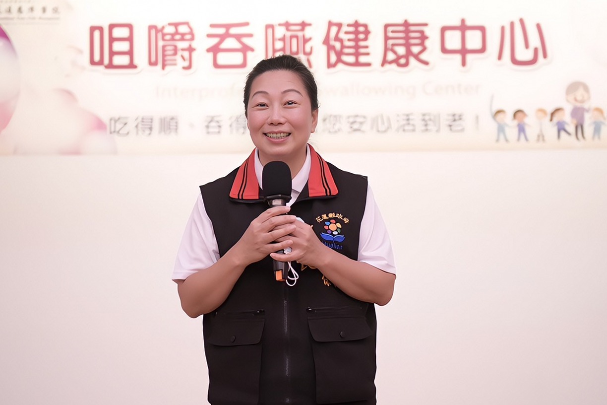 徐榛蔚縣長表示,花蓮65歲以上人口占比超過18%,已有7個鄉鎮已經破20%,未來照顧長者身心靈的健康是非常重要的工作,感謝花蓮慈院在專業領域上的治療與照護,讓病人無論在家中或住院時都能感到舒適與尊嚴。