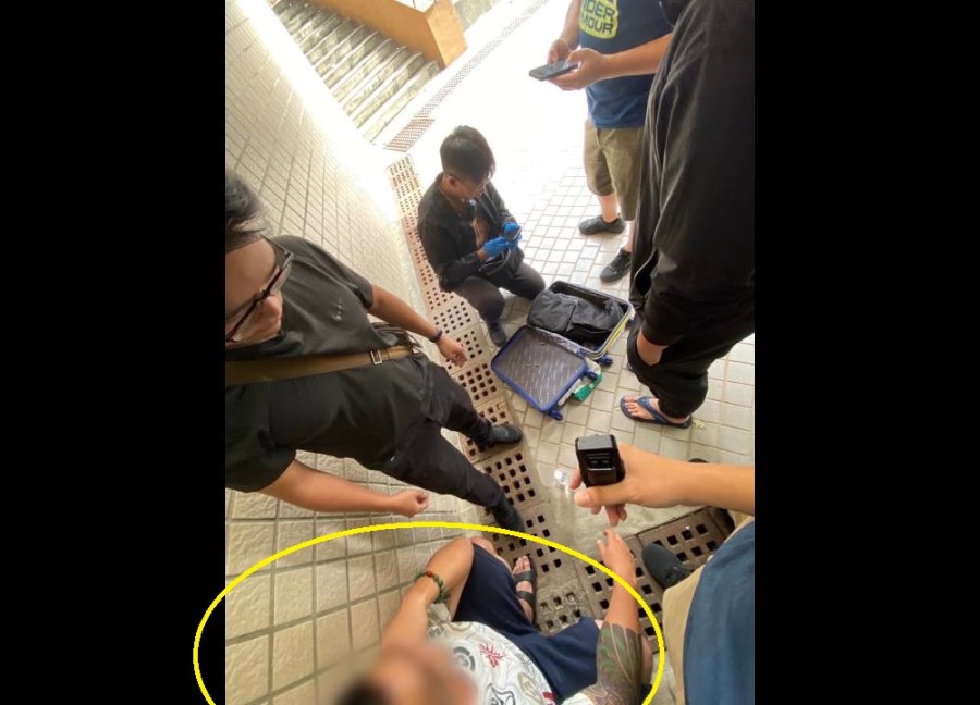行李箱夾藏衝鋒槍 24歲男35萬元網路兜售北上面交被活逮 199 cnews204231024a01