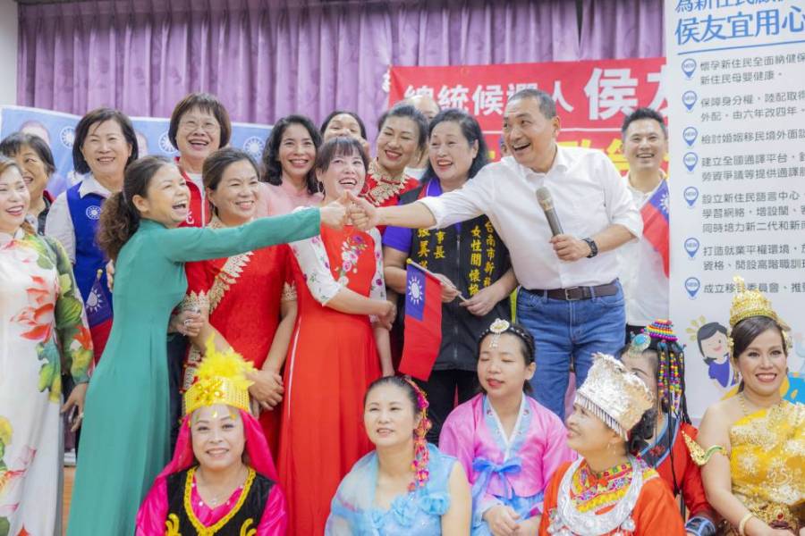 提七大新住民政策 侯友宜:陸配取得身分證改為4年 206 侯友宜24日公布「新住民政策」七大主張