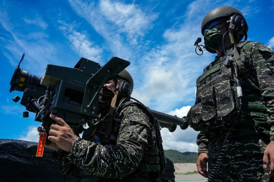 涉盜賣刺針發射筒 陸戰隊5軍人4聲押1交保 200 涉盜賣刺針發射筒 陸戰隊5軍人4聲押1交保 199