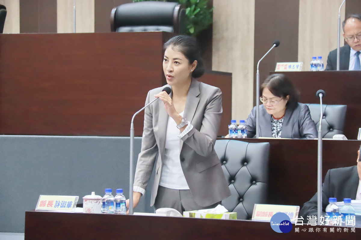 許縣長籲請大家農地要填土覆土須先申請許可。(記者扶小萍攝)