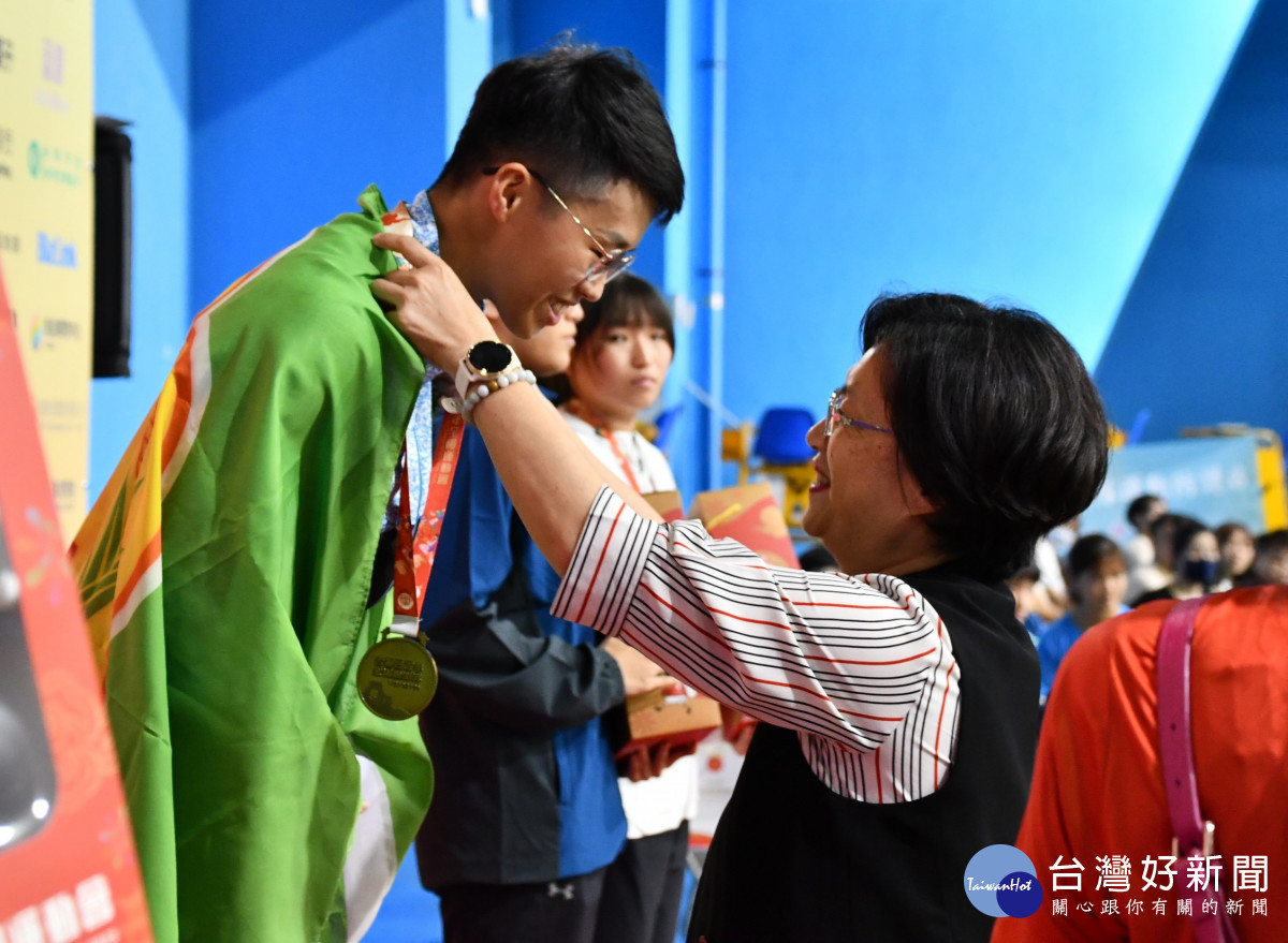 彰化縣勇奪7金34面獎牌，南下為彰化全運會代表隊加油打氣。圖／記者鄧富珍翻攝