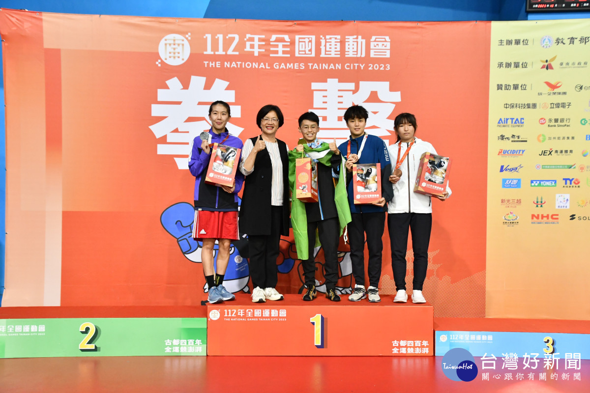 彰化縣勇奪7金34面獎牌,南下為彰化全運會代表隊加油打氣。圖/記者鄧富珍翻攝