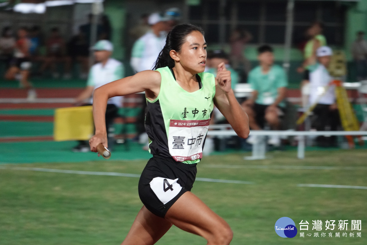 年僅13歲臺中女將陳羿岑驚豔全場,奪下全運會田徑400公尺首金。