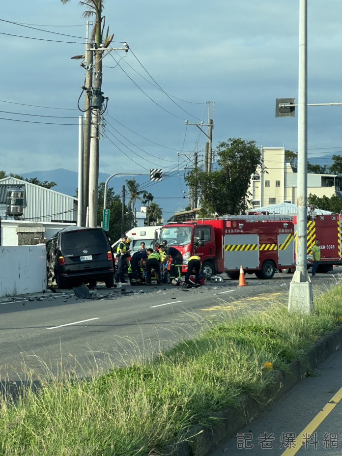 台東知本「學生」共乘包車上學途中遭撞 司機無呼吸心跳、7生受傷送醫 65 S 103030943 | 社會 社會 記者爆料網
