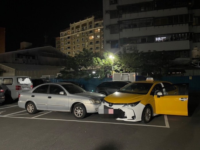 這款小黃真「嗯湯」 停車場酒駕亂撞毀4車 70 114 1 | 社會 社會 記者爆料網