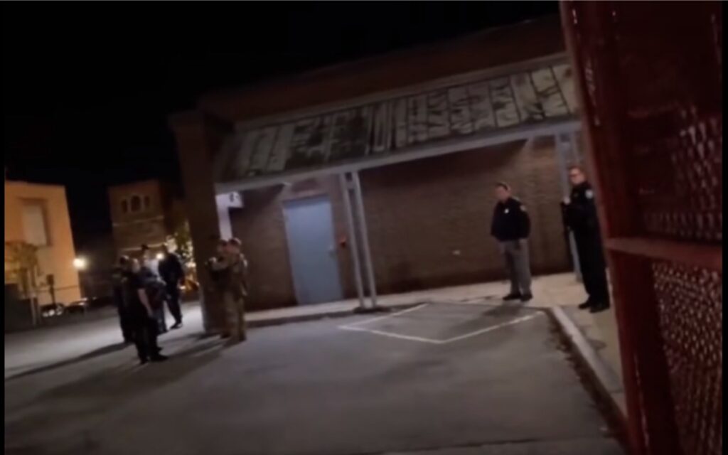 快訊/網傳美國緬因州路易斯頓瘋狂槍手被逮 消息還待警方證實 58 S 93503604 0 | 國際 國際 記者爆料網
