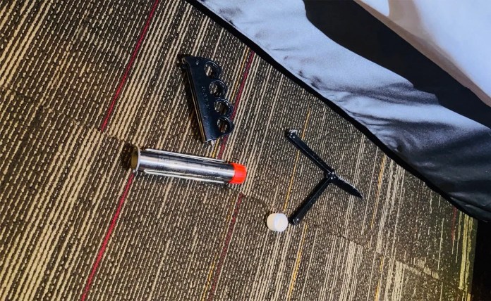 欠6千只還5百 板橋男赴旅館喬債不成遭砍 65 311 4 | 社會 社會 記者爆料網
