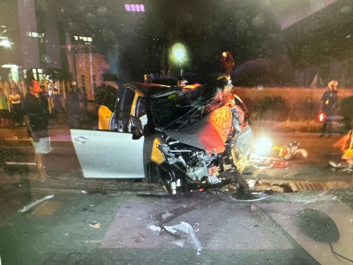 網友揪團夜遊出事了! 屏東20歲男無照酒駕撞牆釀1死3傷 62 S 6037525 0 | 社會 社會 記者爆料網
