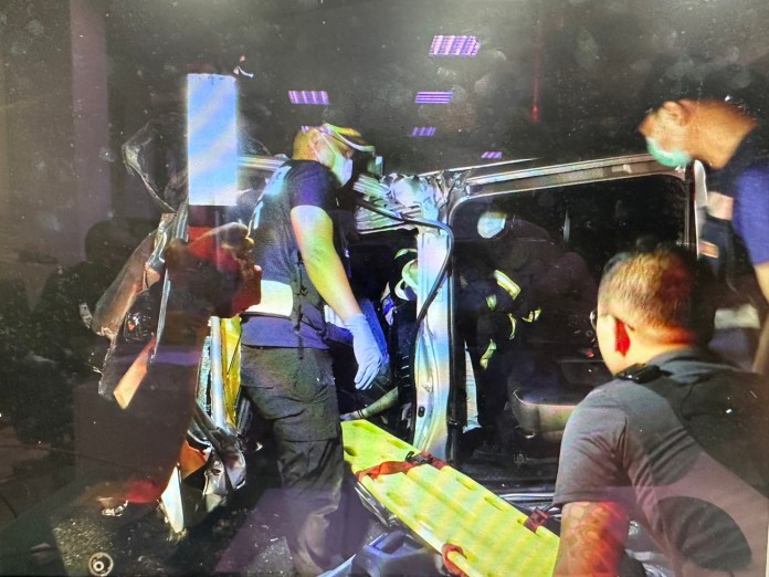 網友揪團夜遊出事了! 屏東20歲男無照酒駕撞牆釀1死3傷 63 S 6037535 | 社會 社會 記者爆料網