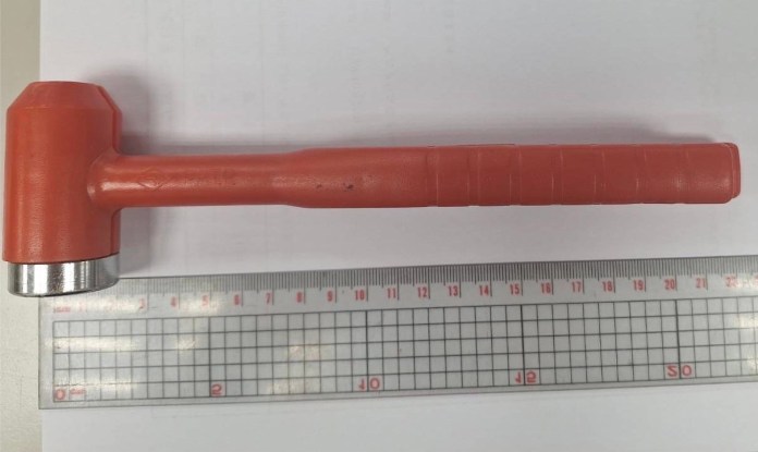 (超商店員遭攻擊片)無枉之災! 超商員工遭隔壁超商前員工持榔頭攻擊受傷 64 | 社會 社會 記者爆料網